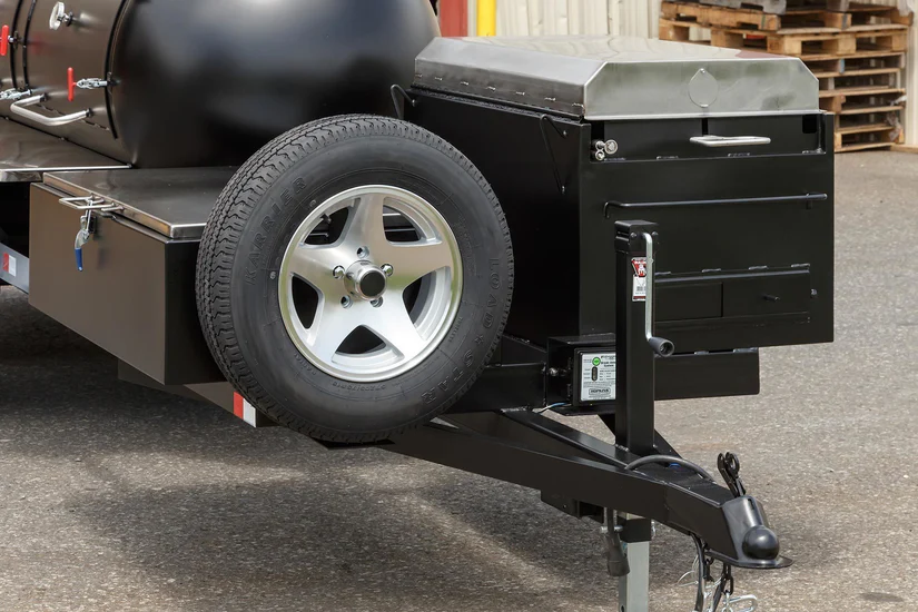 TS500_Tank_Smoker_Trailer_Spare_Tire_Mounted_826x550
